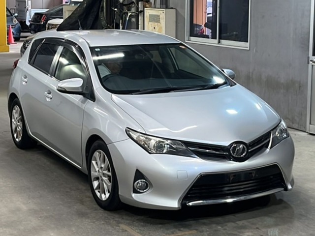 Toyota AURIS 2013 7127209-4