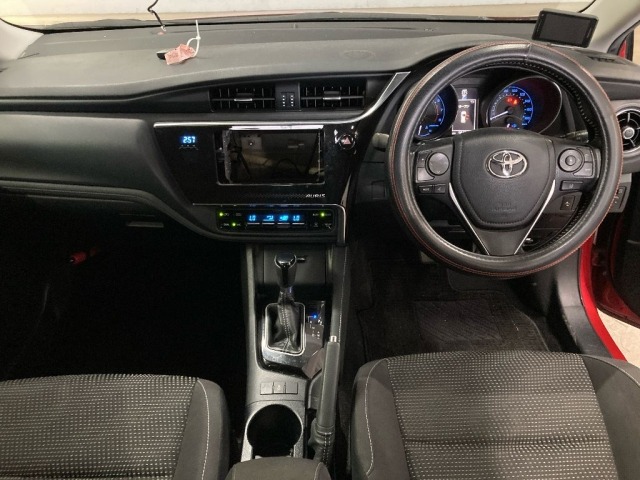 Toyota AURIS 2016 7127256-3