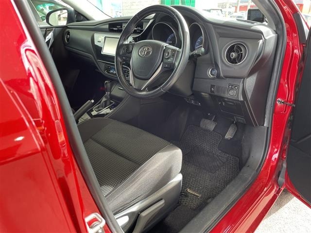 Toyota AURIS 2015 7127330-4
