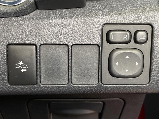 Toyota AURIS 2015 7127330-8