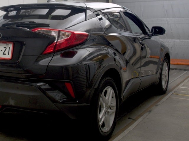 Toyota C-HR 2021 7126874-5