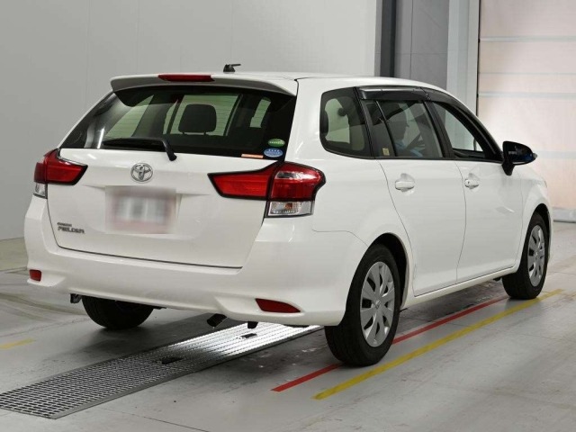 Toyota COROLLA FIELDER 2017 7132638-1