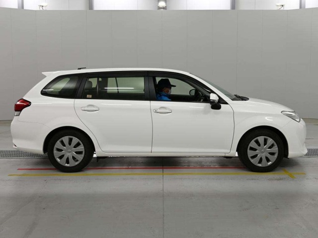 Toyota COROLLA FIELDER 2017 7132638-3