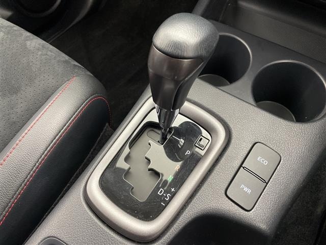 Toyota HILUX 2023 7126773-11