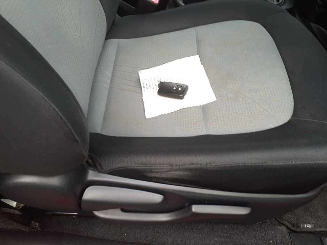 Toyota IQ 2013 7136893-10