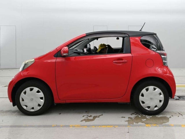 Toyota IQ 2013 7136893-4