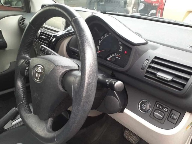 Toyota IQ 2013 7136893-9
