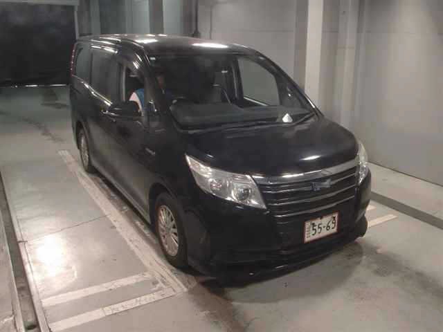 Toyota NOAH 2015 7125667-0