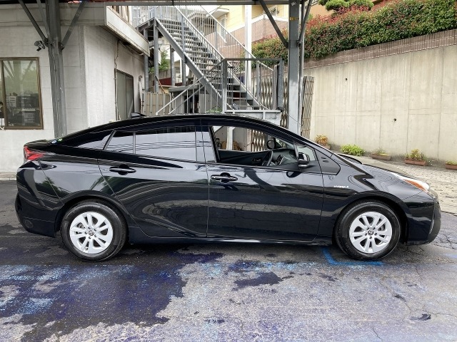 Toyota PRIUS 2019 7136798-12
