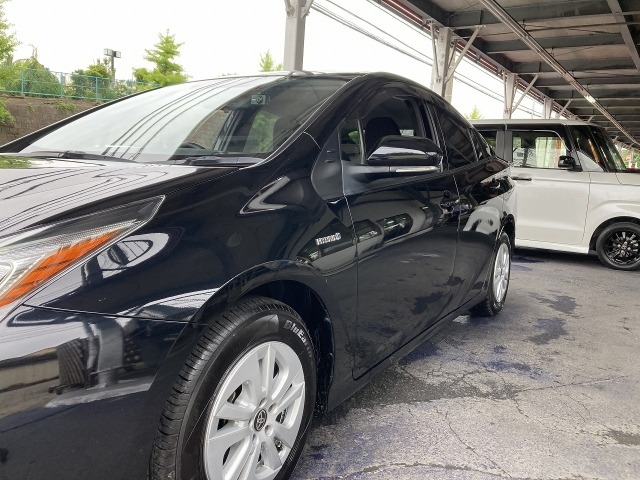 Toyota PRIUS 2019 7136798-23