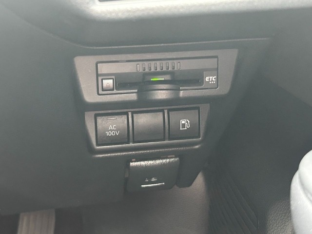 Toyota PRIUS 2023 7136799-7