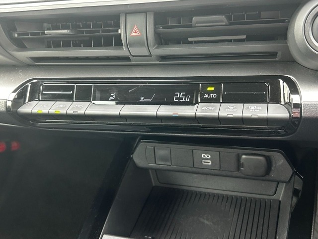 Toyota PRIUS 2023 7136799-8