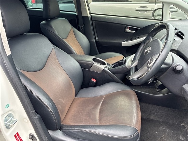 Toyota PRIUS 2015 7136801-5