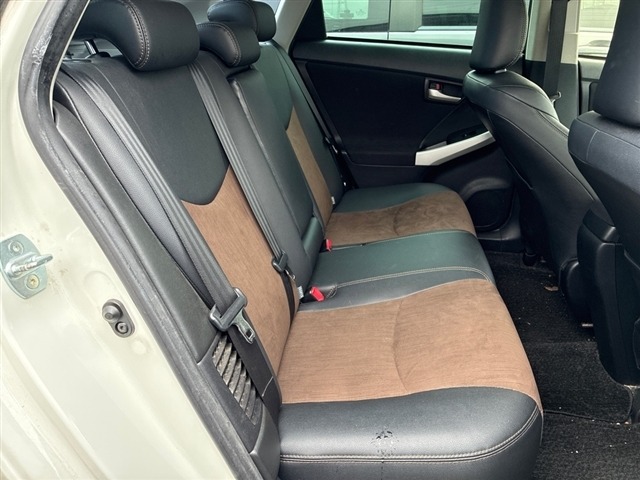 Toyota PRIUS 2015 7136801-6