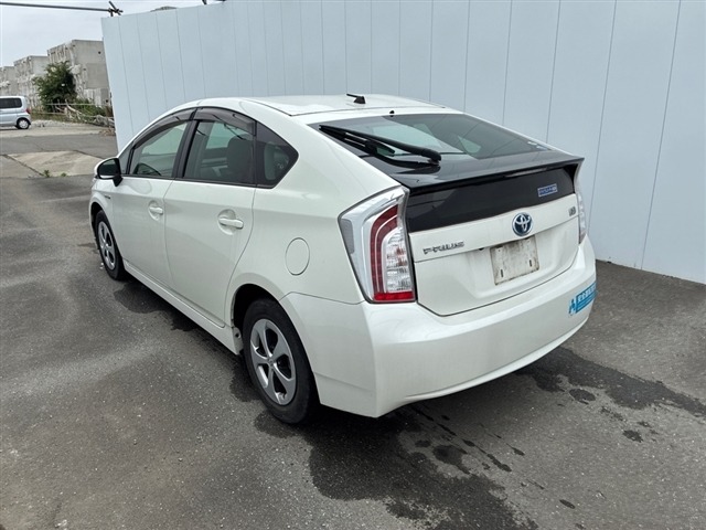 Toyota PRIUS 2015 7136802-1