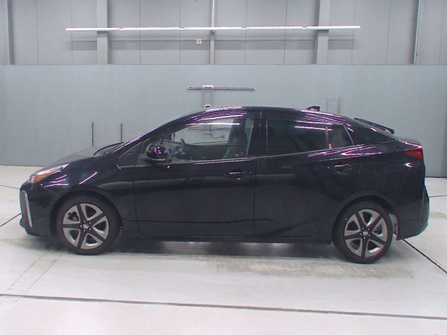 Toyota PRIUS 2021 7136846-4