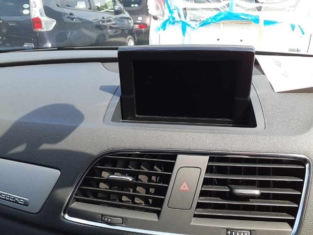 Audi Q3 2013 7135839-12