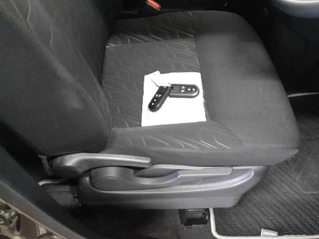 Toyota ROOMY 2020 7137004-9