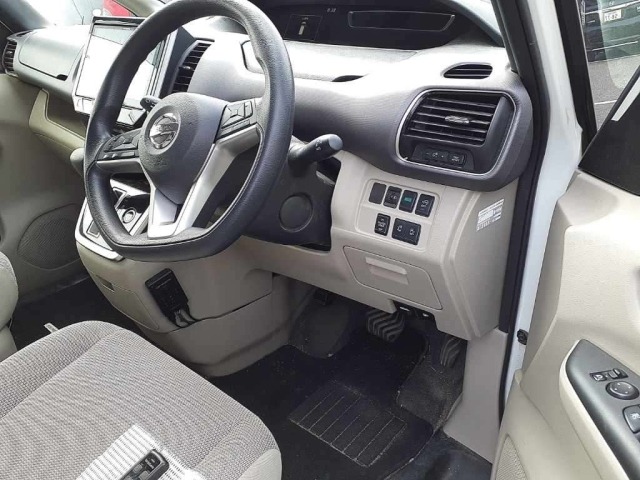 Nissan SERENA 2018 7139019-9