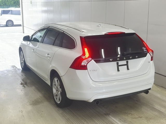 Volvo V60 2014 7135912-1