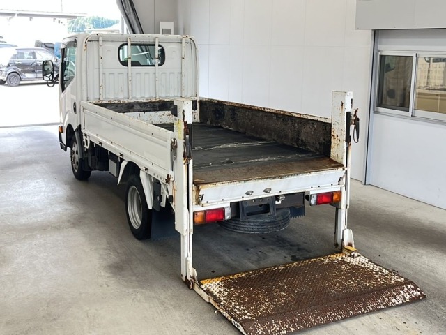 Nissan ATLAS 2012 7147077-5