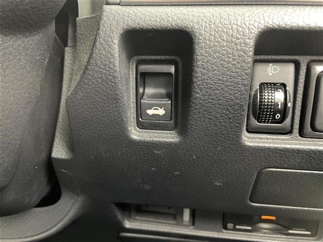 Nissan FUGA 2008 7154013-31