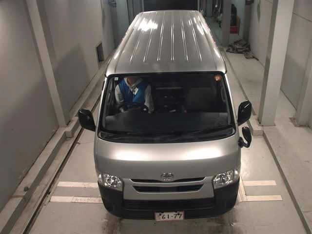 Toyota HIACE VAN 2024 7139379-6