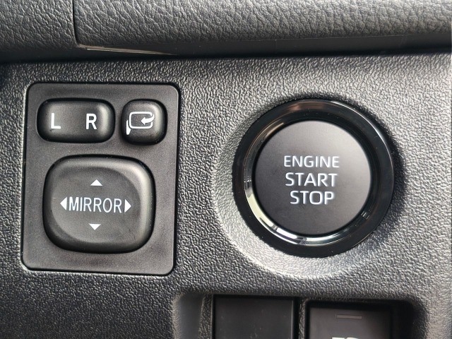 Toyota HIACE VAN 2026 7139411-12