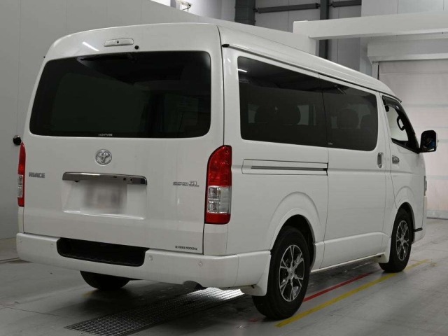 Toyota HIACE VAN 2023 7139615-1