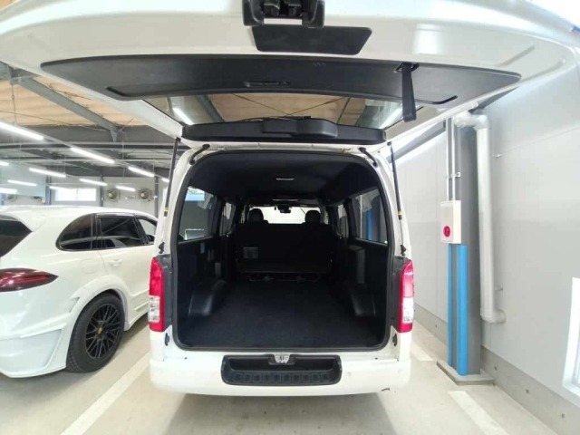 Toyota HIACE VAN 2023 7139615-11