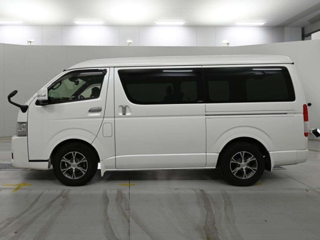 Toyota HIACE VAN 2023 7139615-4