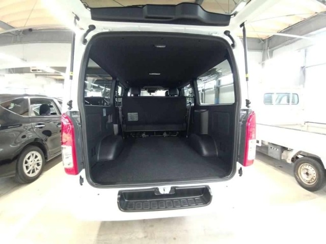 Toyota HIACE VAN 2025 7139620-11
