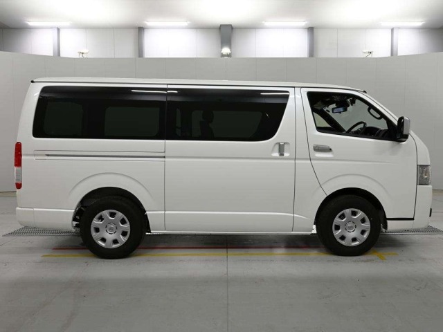 Toyota HIACE VAN 2025 7139620-3
