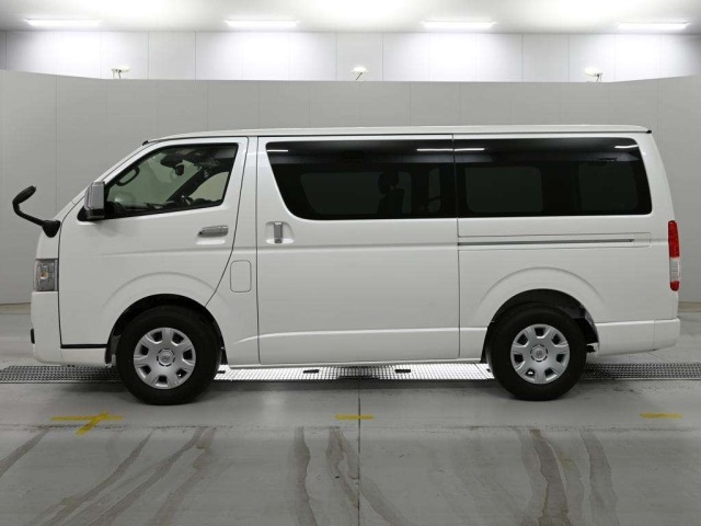 Toyota HIACE VAN 2025 7139620-4