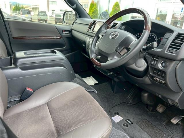 Toyota HIACE VAN 2018 7140555-6