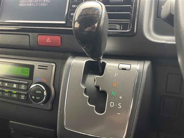 Toyota HIACE VAN 2022 7140579-11