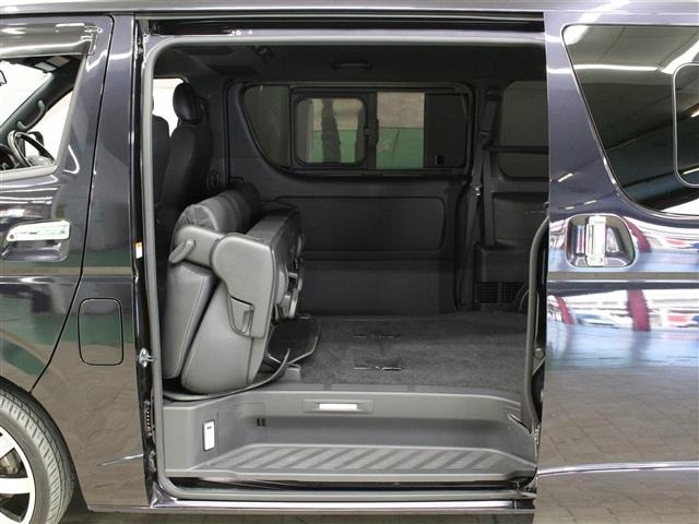 Toyota HIACE VAN 2024 7140629-11
