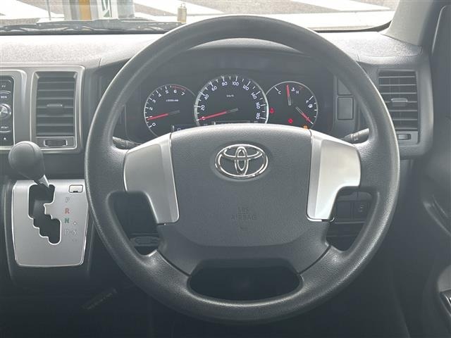 Toyota HIACE VAN 2017 7140642-16