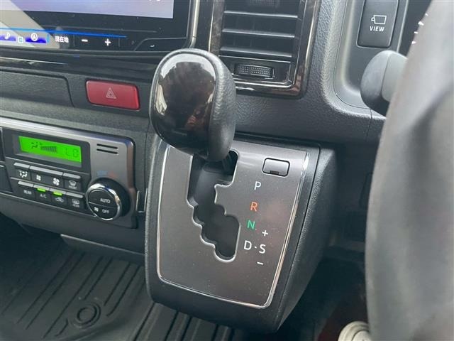 Toyota HIACE VAN 2023 7140682-1
