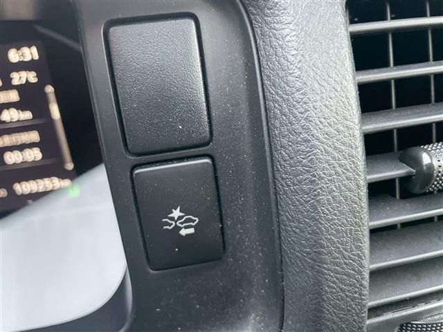 Toyota HIACE VAN 2023 7140682-5