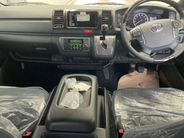 Toyota HIACE VAN 2026 7140697-4
