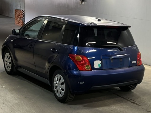 Toyota IST 2003 7151059-1