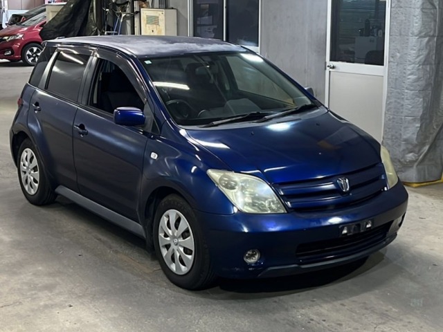 Toyota IST 2003 7151059-4