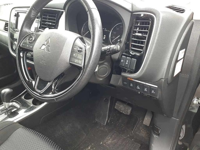 Mitsubishi OUTLANDER 2017 7142426-9