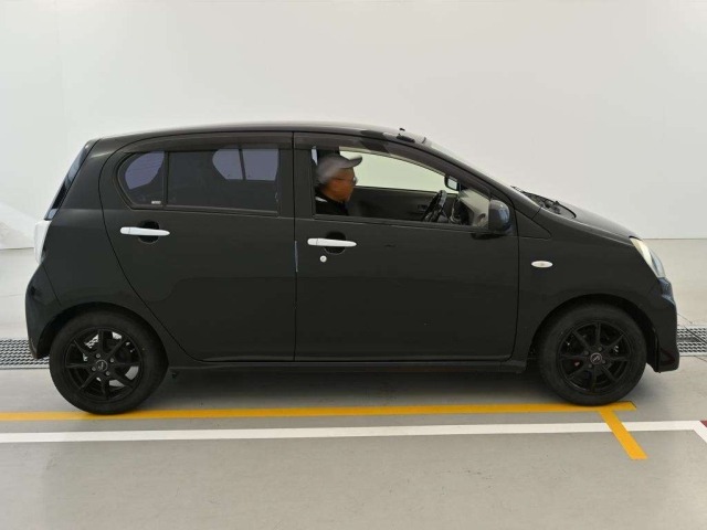Toyota PIXIS EPOCH 2015 7145261-3