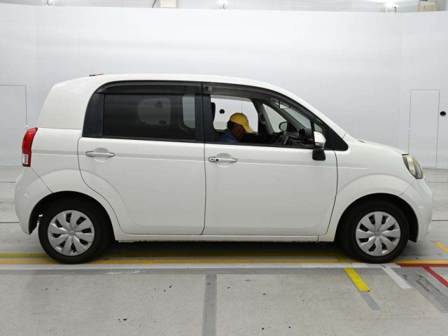 Toyota PORTE 2013 7144979-3