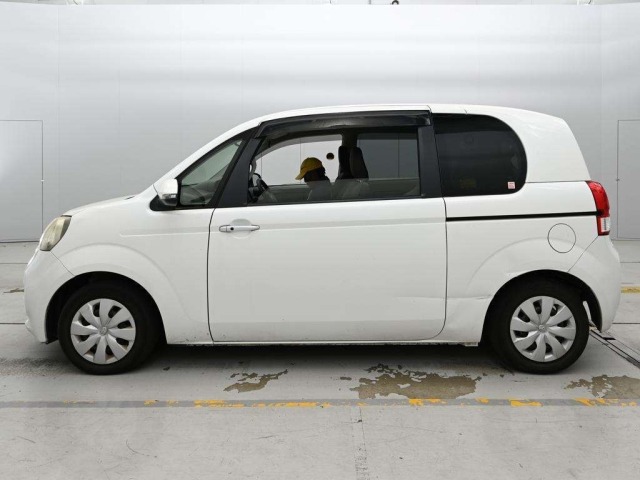 Toyota PORTE 2013 7144979-4