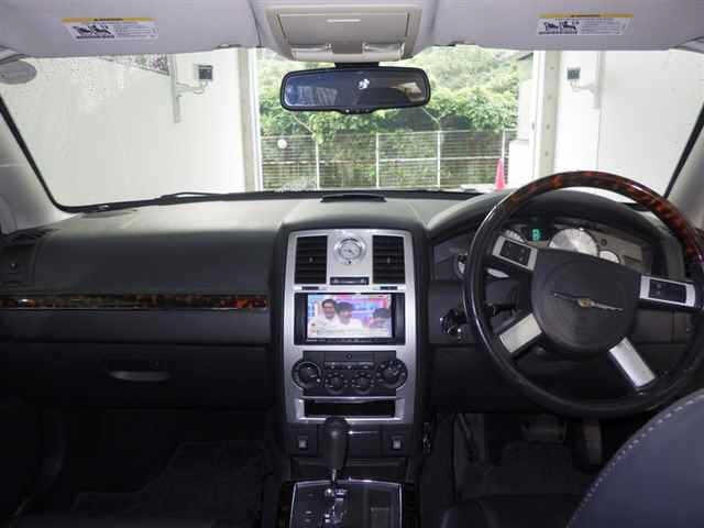 Chrysler 300C 2010 7159038-6