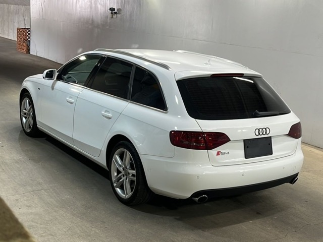 Audi A4 2011 7157936-1