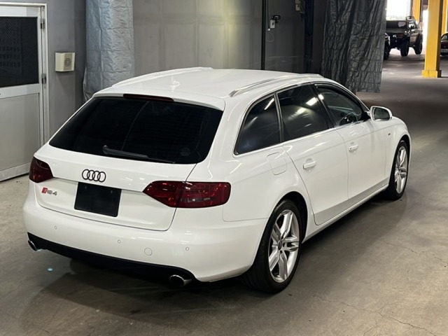 Audi A4 2011 7157936-5